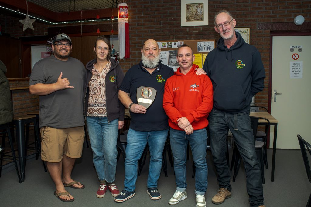 Staff Jps Diving – Assisting during training sessions